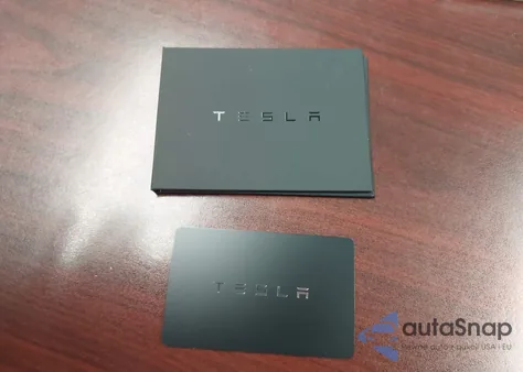 2023 Tesla Model Y z USA, uszkodzony, nr VIN 7SAYGAEE4PF833923